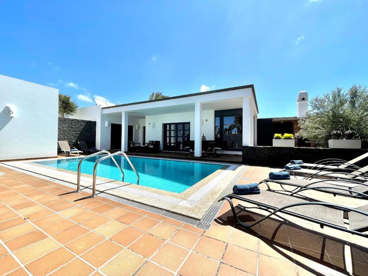 Villas Mamma Mia Pool Heat Private & Jacuzzi Playa Blanca  Exterior photo